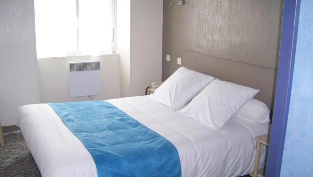Hotel Du Port Конкарно Номер фото