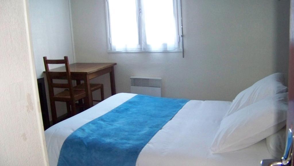 Hotel Du Port Конкарно Номер фото